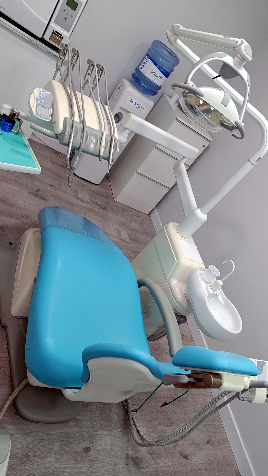Instalaciones de la clínica dental Dr. Almagro Castro